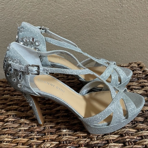 Gianni Bini woman’s silver sparkly jeweled heels - Picture 1 of 12